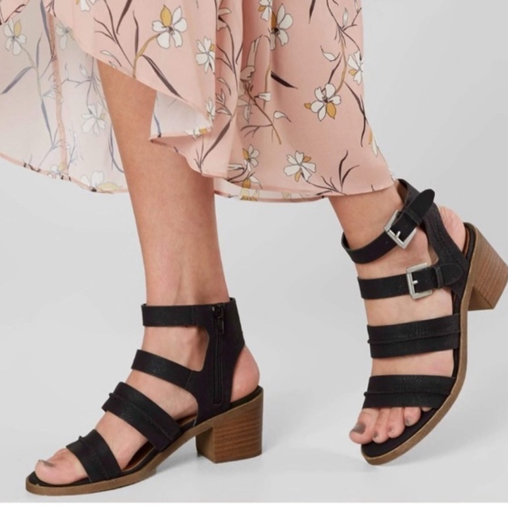 Solely Black by BKE Strappy Sandals 11M
